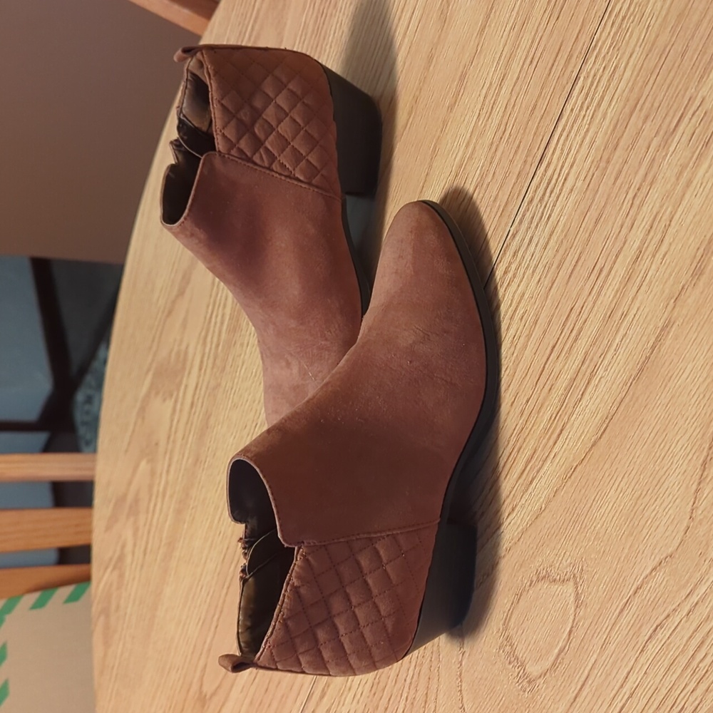 Style & Co. Brown ankle booties - Picture 2 of 7